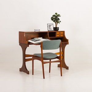 Italiaans palissander bureau of console uit het midden van de eeuw in de stijl van Gianfranco Frattini, jaren 60