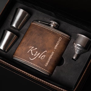 Engraved Flask Gift Set, Personalized Flask Set for Groomsmen, Best Man Hip Flask, CustOm Groomsman Hip Flask
