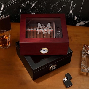 Personalisierter Glasdeckel-Zigarren-Humidor - Qualitätsgeschenk für Trauzeugen, Junggesellen-Ehemann, Zigarrenliebhaber-Zubehör mit Luftbefeuchter-Hygrometer