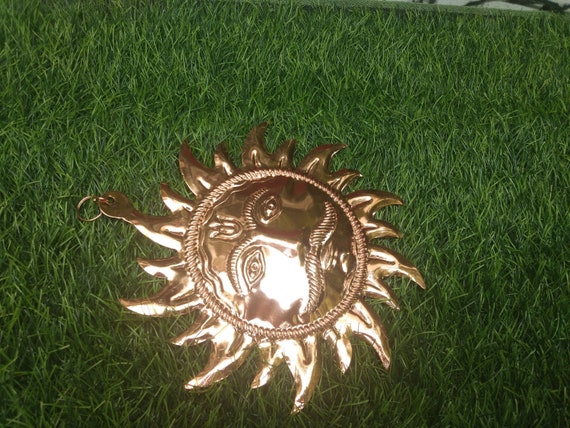 Campana Decorativa Hindù Dio Sole Surya In Rame Puro Con 7 Campanelli - Decorazione Da Parete O Porta Per Fortuna E Prosperità Per La Casa