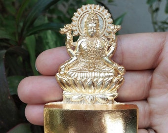 Hijet Brass Metal Idol Goddess Lakshmiji Statue Blessings For Pooja For Home Decor Vastu Power Success Honour Wealth Harmony