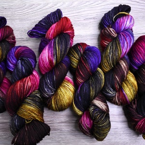 Hand dyed yarn, merino wool yarns, sport dk weight, yarn for knitting and crochet, natural fibre wool, weaving rug hooking crafts.