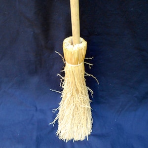 Vintage Halloween Witch Broom: 80s Costume Prop, Rustic Decor