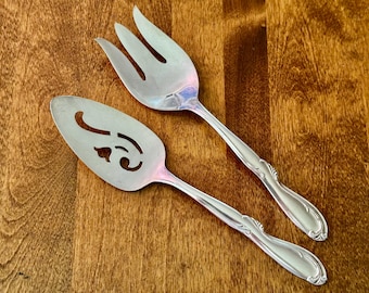 Vintage Wm. Rogers Camelot Silverplate Hostess Set: Cold Meat Fork & Pie Server (1964)