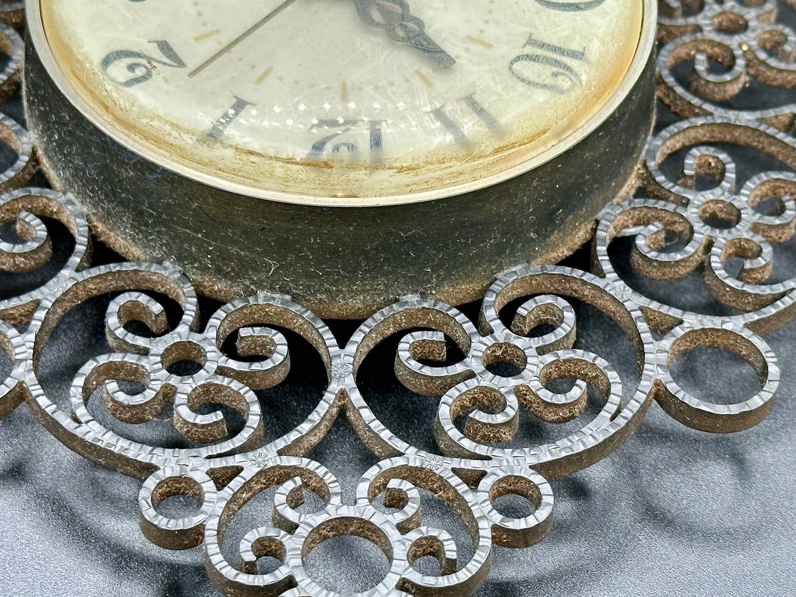 Vintage General Electric GE Kitchen Wall Clock Scroll Frame Model 2151 ...