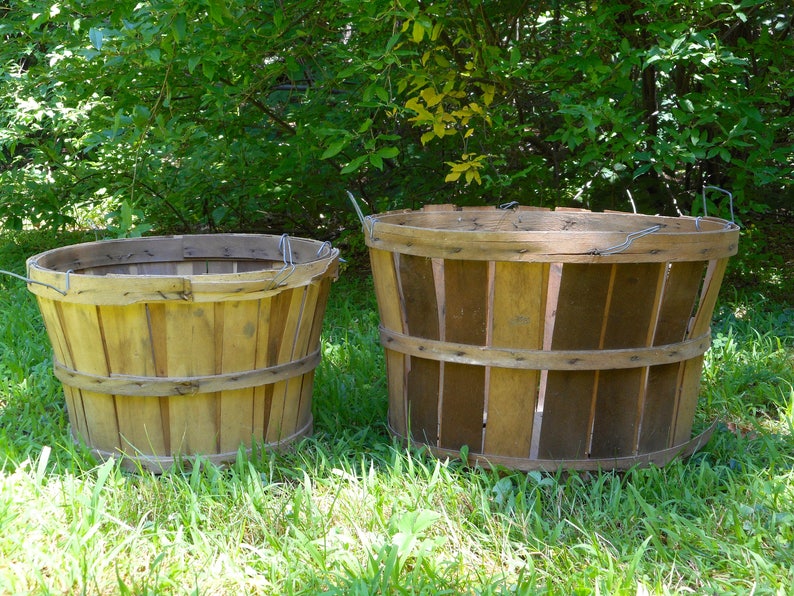 Vintage Bushel Basket With Wire Handles Farm House Basket Vintage