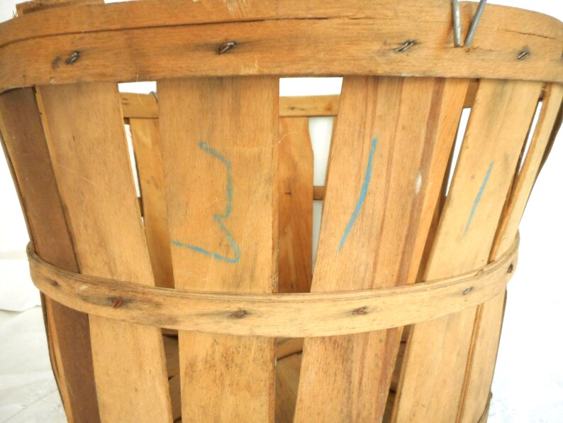 Vintage Bushel Basket With Wire Handles Farm House Basket Vintage