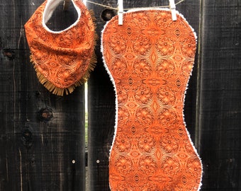Set leren western slabbetje en spuugdoekjes