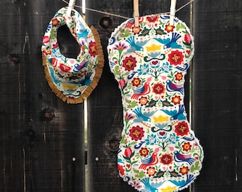 Spaans geïnspireerde print in edelsteenkleuren set slabbetjes/spuugdoekjes van Buckaroo-babyslabbetjes