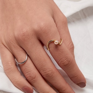 Ethical Pearl Ring, Sterling silver 925, June Birthstone, Simple Rings, Pearl Band Ring