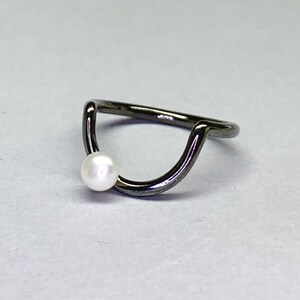 Ethical Pearl Ring, Sterling silver 925, June Birthstone, Simple Rings, Pearl Band Ring BlackPlatinum plated