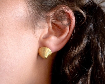 Seashell  earrings, Stud earrings, Clam earrings, Sea shell studs, Ocean Sea Jewelry, Sterling Silver, gold version