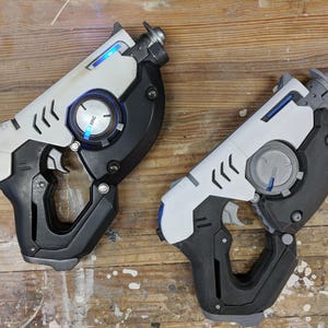 Overwatch Tracer Gun Pulse Pistol STL Files for 3D Printing image 5