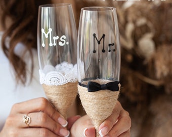 Champagne glasses Set of 2 Boho weddings Personalized Weddings glasses Rustic wedding Glasses for wedding Rustic weddings Wedding flutes