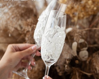 Champagne flutes Set of 2 Rustic wedding, Personalized, Champagne glasses, Wedding champagne flutes, Rustic champagne flutes personalized