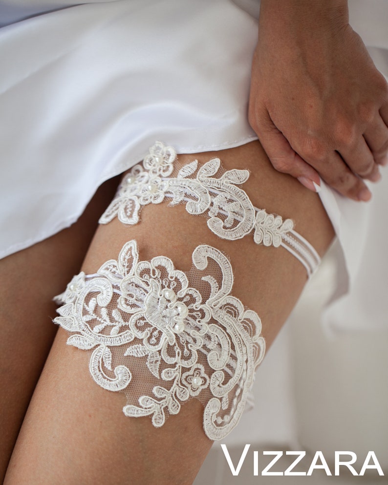 Hochzeitskorb und Hochzeitskissen-Set Rustikale Hochzeit, Ringträgerkissen und Blumenmädchenkorb Boho-Hochzeit, Korb und Kissen Boho-Hochzeit 2 Bridal Garters