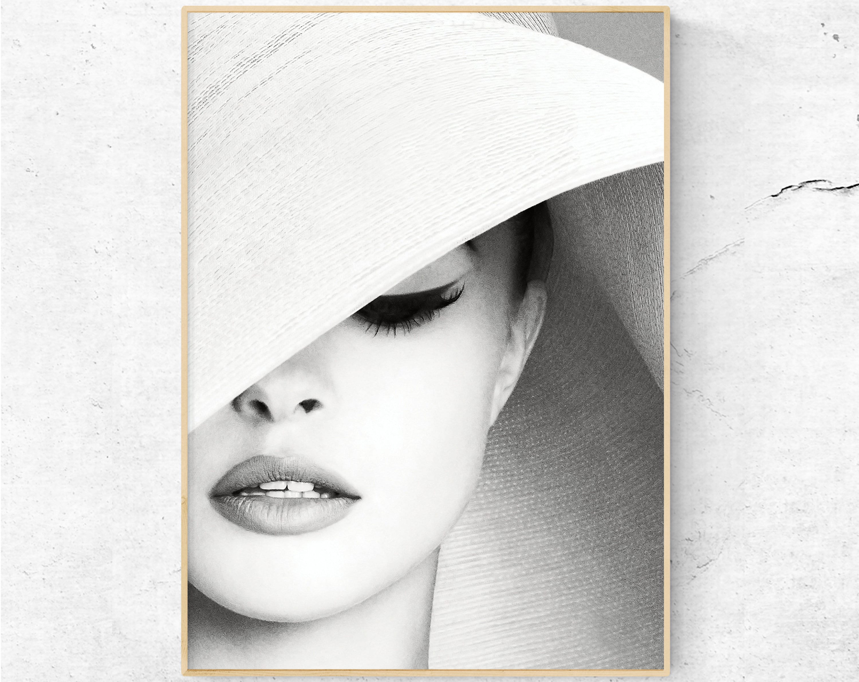 Free Printable Fashion Wall Art: Dress Up Your Walls with Chic Style!