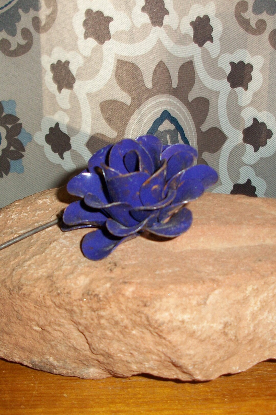 Metal rose necklace Clearance