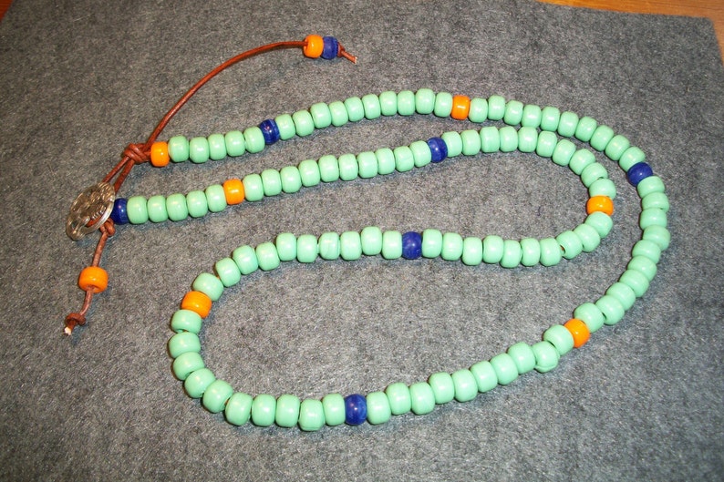 Sea Foam Green India Bead /& Leather Necklace