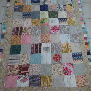 Vintage courtepointe patcwork quilt handmade/jeté de lit ou canapé/country quilt/quilté main/tissus anciens