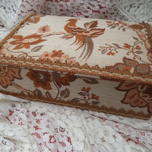 Vintage boite à couture/ouvrages/cartonnage recouvert tissu/à compartiment/atelier couture /rangement mercerie