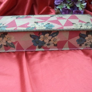Caja antigua cubierta con tela/guantera/joyería/alta costura/caja de joyería francesa vintage/shabby chic