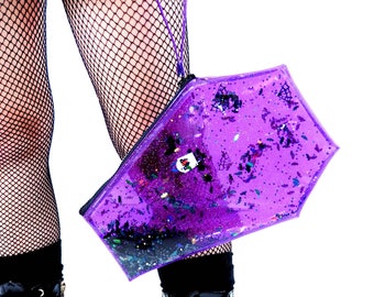 Demasiado lindo para asustar el embrague de ataúd de brillo líquido - embrague de Halloween - pulsera espeluznante - bolso de gelatina - bolso de ataúd - bolso púrpura - vinilo