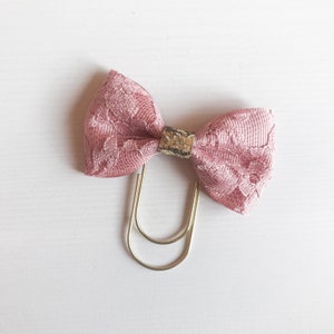 Staubige rosa Spitze, Band und funkeln Schleife Büroklammer - handgemachte Band Schleife Papierclip, Grosgrain Schleife, Planer Zubehör, breite Büroklammer