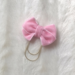 Trombone à arc rose doux en velours - trombone à arc fait à la main, trombone à double arc, accessoires de planificateur, signet de planificateur, trombone large