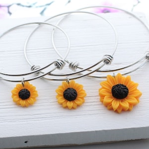 Bridesmaids Gift, Resin Sunflower Jewelry, Resin Daisy Bangle Bracelet, Sunflower Gifts, Birthday Gift, Gardening Gifts, Flower Girl Gift