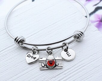 Camera Bracelet, Personalized Camera Charm Bangle Bracelet, Photography Gift Idea, Gift for Photographer, Camera, Photography Jewelry