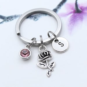 Gepersonaliseerde Rose Charm Sleutelhanger, Rose Flower Charm Sleutelhanger, Rose Accessoire, Rose Flower Gift, Initial Keyring, Birthstone Key Ring afbeelding 1