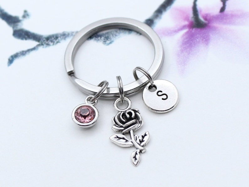 Gepersonaliseerde Rose Charm Sleutelhanger, Rose Flower Charm Sleutelhanger, Rose Accessoire, Rose Flower Gift, Initial Keyring, Birthstone Key Ring afbeelding 1