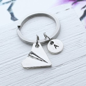 Llavero de avión de papel, collar de avión de papel, accesorio de viajero, regalo de viaje, regalo de origami, joyería de avión, pulsera de brazalete de encanto de avión