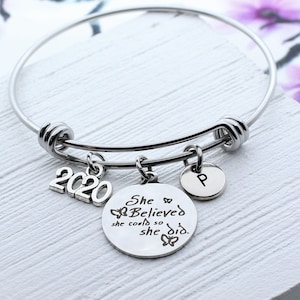 Abschlussgeschenk, sie glaubte, sie könnte, so dass sie Charme-Armband-Armband, Geschenk für Graduierung, Schule-Abschluss-Charme-Schmuck-Geschenke