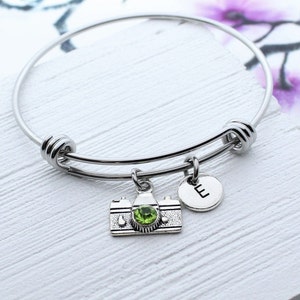 Camera Bracelet, Personalized Camera Charm Bangle Bracelet, Photography Gift Idea, Gift for Photographer, Camera, Photography Jewelry