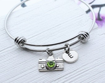 Camera Bracelet, Personalized Camera Charm Bangle Bracelet, Photography Gift Idea, Gift for Photographer, Camera, Photography Jewelry