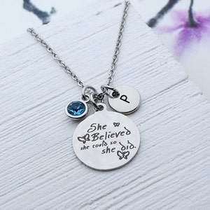 Abschlussgeschenk, sie glaubte, sie könnte so, dass sie Charm-Halskette, Geschenk für den Abschluss, Schulabschluss-Charme-Schmuck-Geschenke