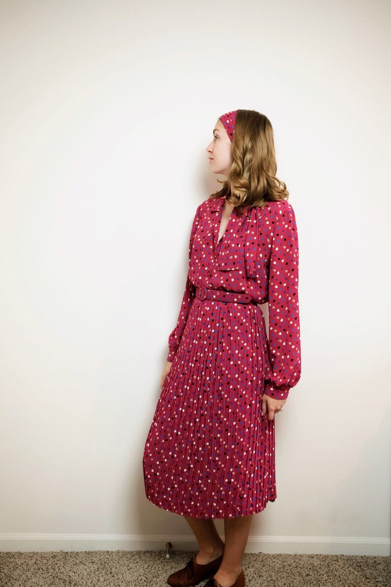 and Scarf Set Belt Skirt Vintage 1980/'s Magenta Leaf Print Ensemble Vintage Matching Blouse