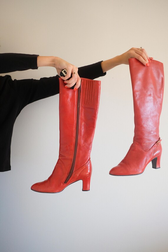 1980s Red Knee High Boots// Vintage Zip Up Calf Hi
