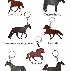 Horse keychain - Leather keychain with or without name - Featuring a large selection of horse motives.