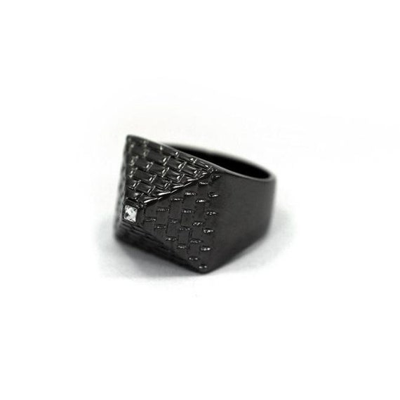 Black Pyramid Studded Hinged Septum Ring – Adana Jewelry