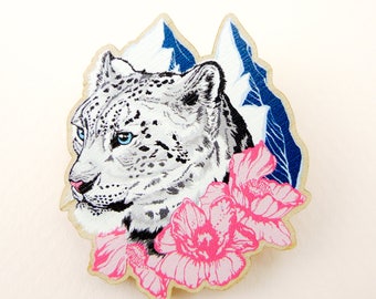 Snow leopard pin, snow leopard gift, animal art, animal jewelry, snow leopard jewelry, snow leopard, quirky pin, wooden pin, animal brooch