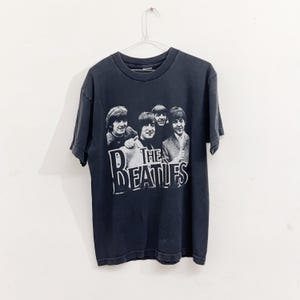 Camiseta gráfica vintage de los Beatles: logotipo de rock clásico, negro descolorido (talla M para hombre)