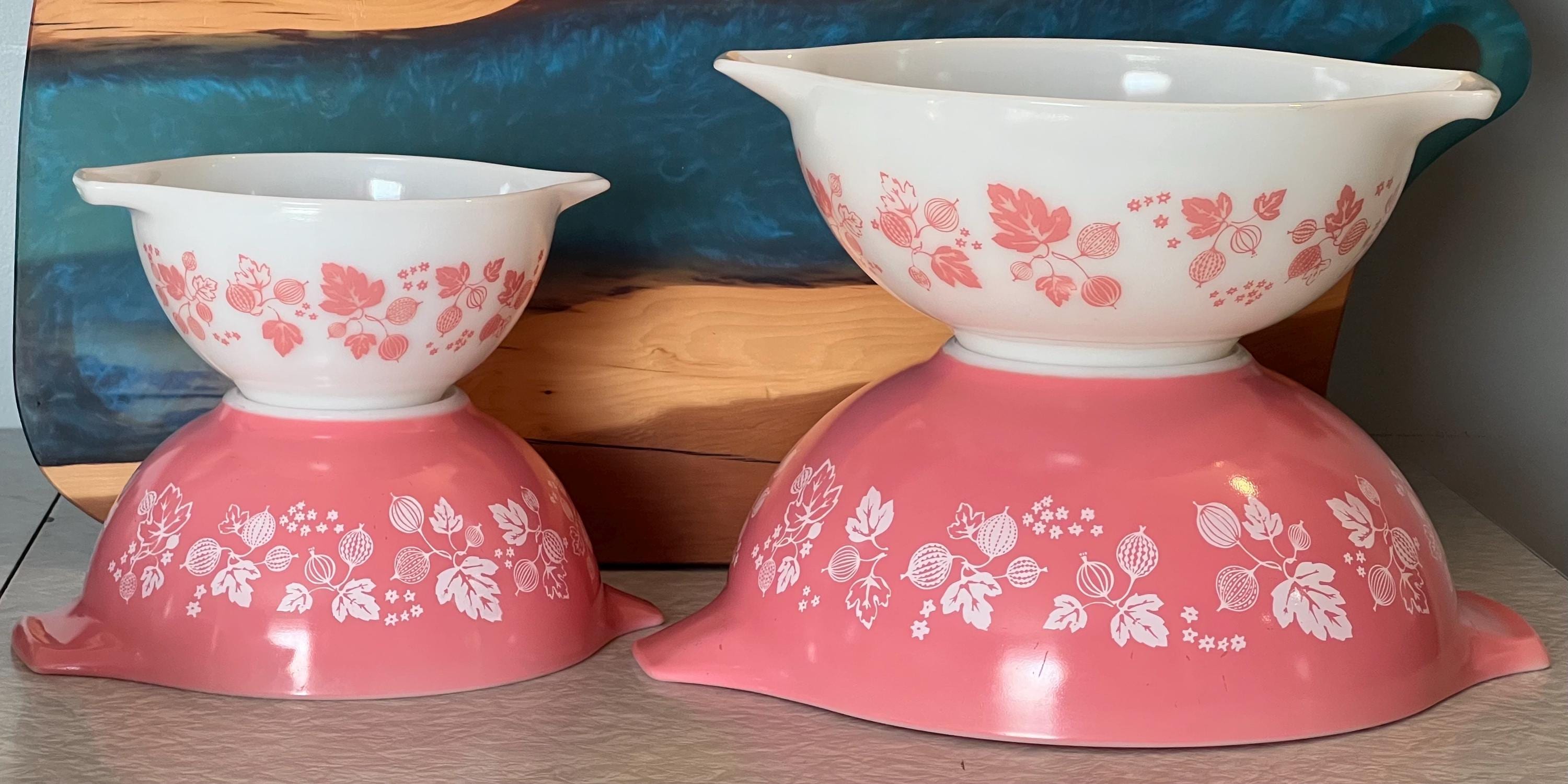 Vintage Pyrex Pink Gooseberry Cinderella Bowls Complete Nesting