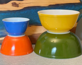 Pyrex Reverse Primary/Blue/Orange/Yellow/Green/ Complete Set of 4 Mixing/Nesting Bowls