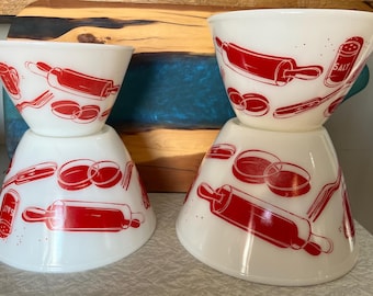 Vintage FIRE KING Kitchen Aids Splash Proof Nesting Bowls Complete Set of 4
