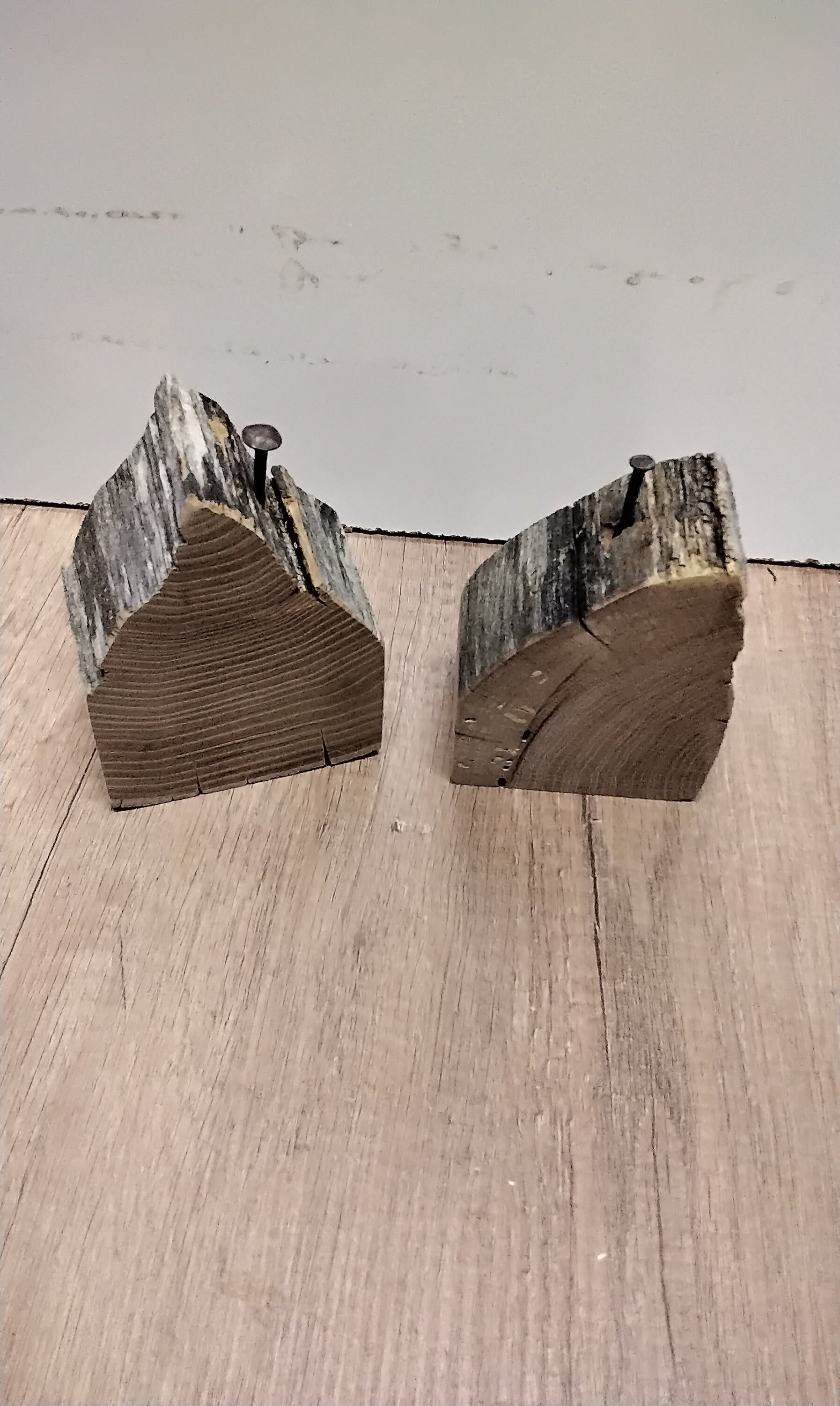 2 Holzhäuser aus einem Eichen Weidenpfahl | Etsy