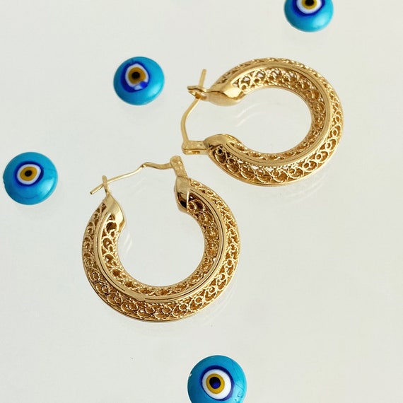 Chic 18k Gold Filigree Hoops, Gold Filigree Earrings, Filagree Hoop Earrings, Statement Earrings, Gold Huggies Bridesmaid Earrings for Gift