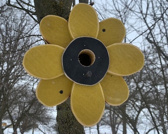 Wooden Flower Rustic Wren Birdhouse, Yellow Daisy,Birdhouse, Amish Handmade Birdhouse,Garden Decor, Farmhouse Decor